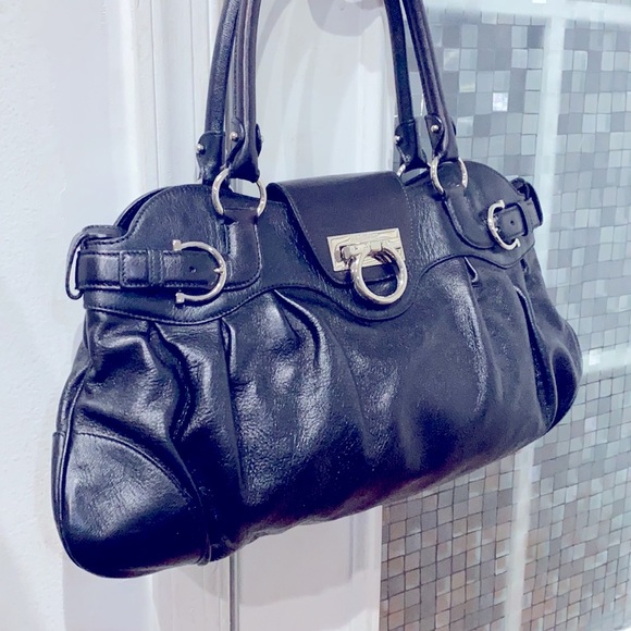 💕 Salvatore Ferragamo Italian black leather large satchel BW-21 5370 gorgeous💕 - Picture 2 of 14